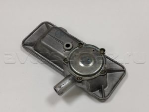 Крышка боковая сапуна в сб.(417.1014070)