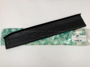 Накладка подножки 3160, 3163 перед.левая (УАЗ)(3160-00-8405571-00), шт.