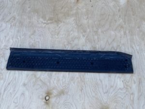 Накладка подножки 3160, 3163 перед.правая (УАЗ)(3160-00-8405570-00), шт.