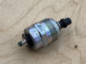 Подъёмный магнит ТНВД вкл./выкл. подачи топл.. 5143 дв. BOSCH (ан.0330001042)(F 002 D13642), шт.