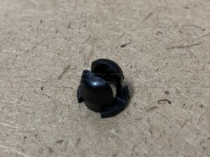 Втулка крепления тяги наружной ручки (3160-00-6105242-00), шт.