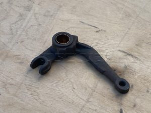 Рычаг выбора передач в сб.(кулисы)(0451-00-1703028-30), шт.