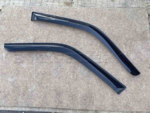 Дефлектора накладные УАЗ Патриот Профи 2 передних (Дельта)