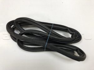 Уплотнитель двери "Хантер" (3153-6107018) 2760мм, шт.