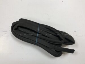 Уплотнитель двери 452 (452-6107025)