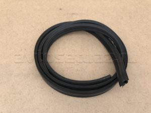 Уплотнитель капота 3163 (3163-00-8402200), шт.